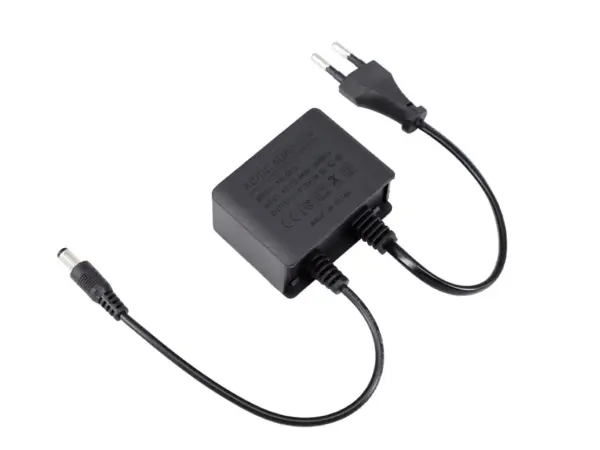 12v 2a dc 5,5/2,1mm adapter pro ptz kameru cerny