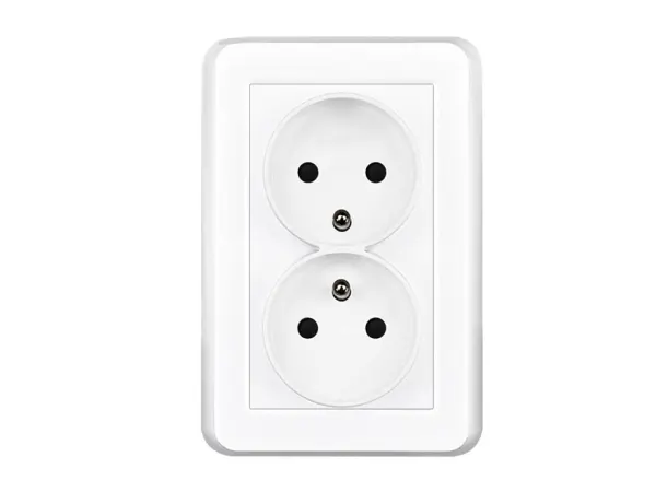 UNIC Elektrick� dvojz�suvka 2x230V b�l� plast